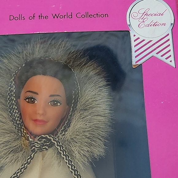 Eskimo Barbie - Picture 2 of 3